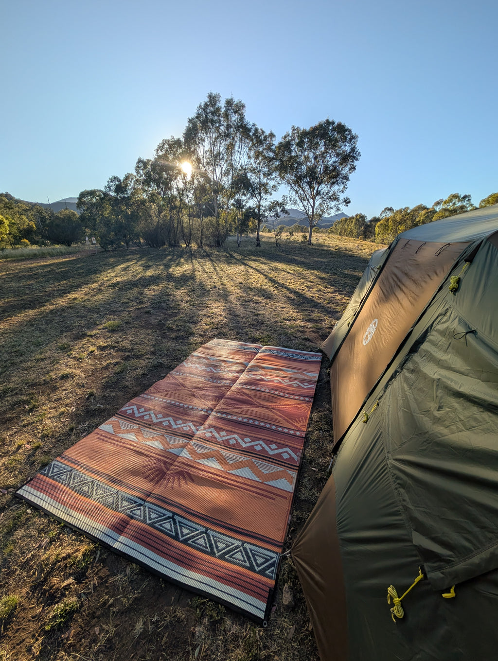THE NOMAD CAMPING MAT